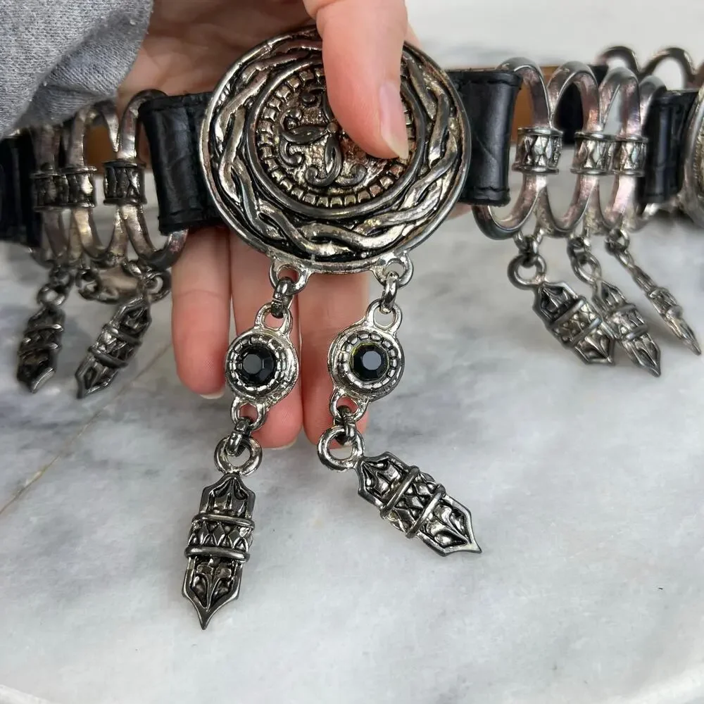 Vintage Women's Black & Silver Tone Medallion Hanging Charm Western Belt (XS/S)